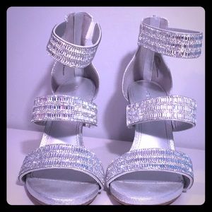 Maripe Aurelia silver rhinestone heels